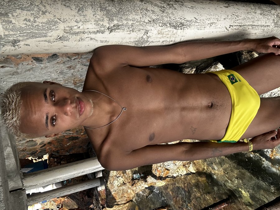 Decastro Novin 18