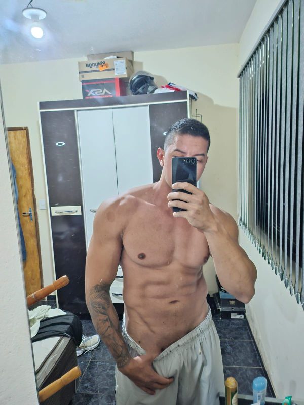 Dominique 8