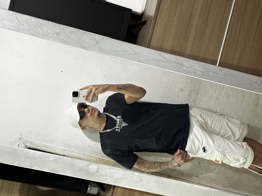 Victor 1