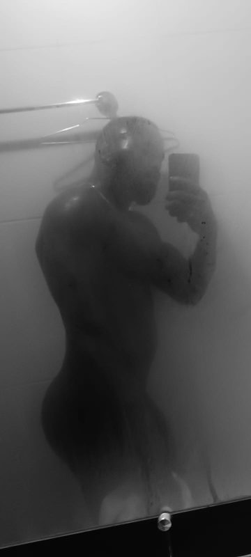 Noir Black 9