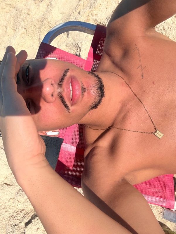 Carlos X L Hot 1