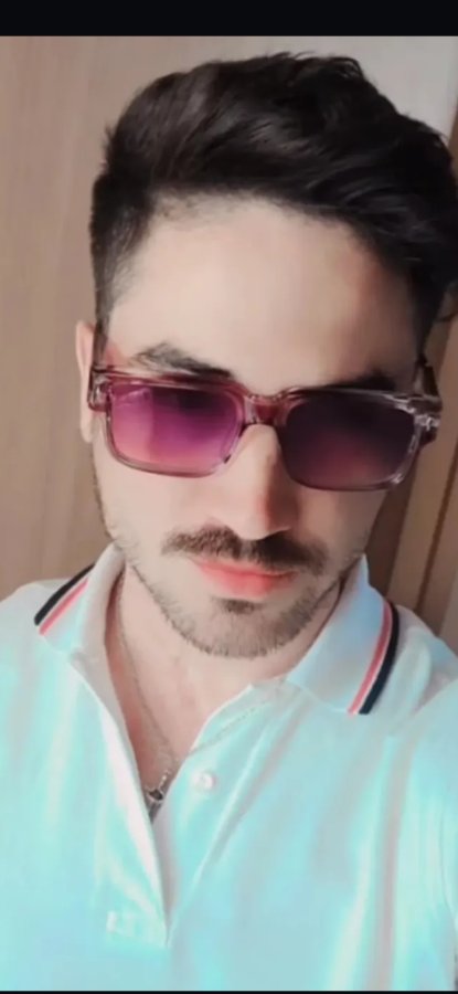 Arthur Victorelli 000000996447_Screenshot_2026-10-25-03-56-40-328_com.instagram.android.jpg